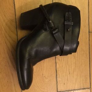 Dolce Vita western booties